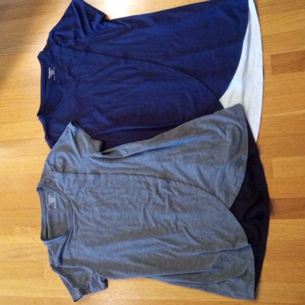 Bundle of 2 Motherhood Maternity Pregnancy Shirts Womens Small